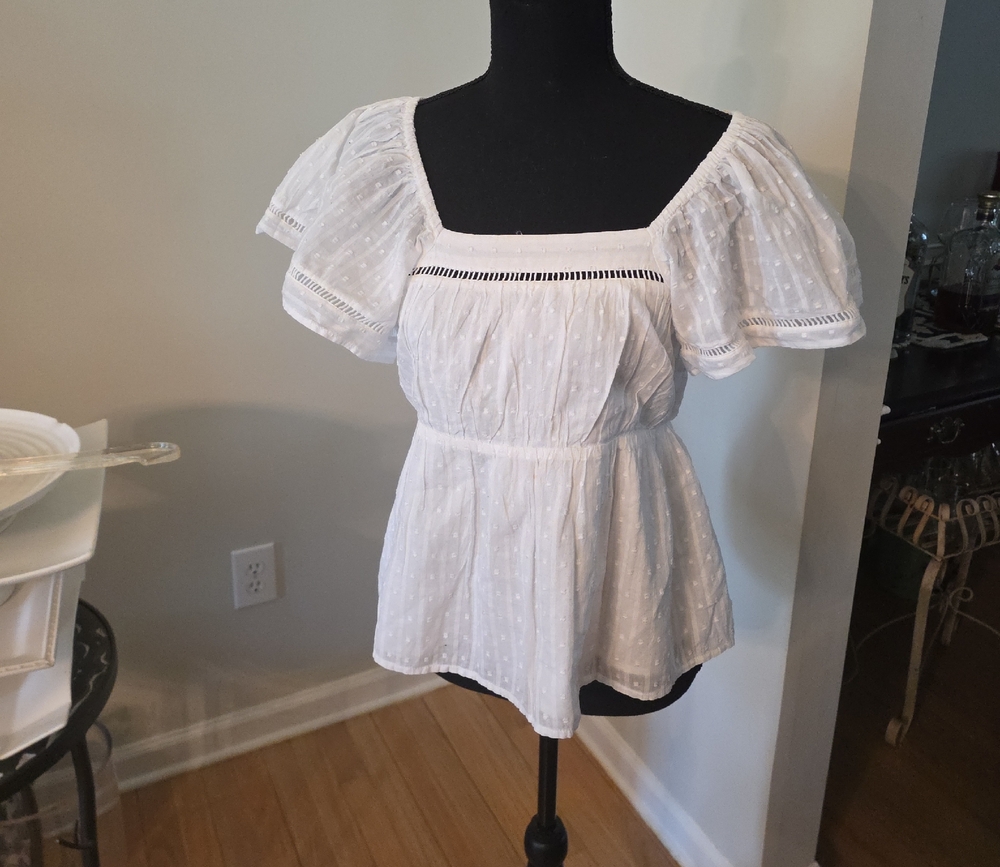 LOFT White Square-Neck Flutter Sleeve Peasant Top. XSP. Like New.
